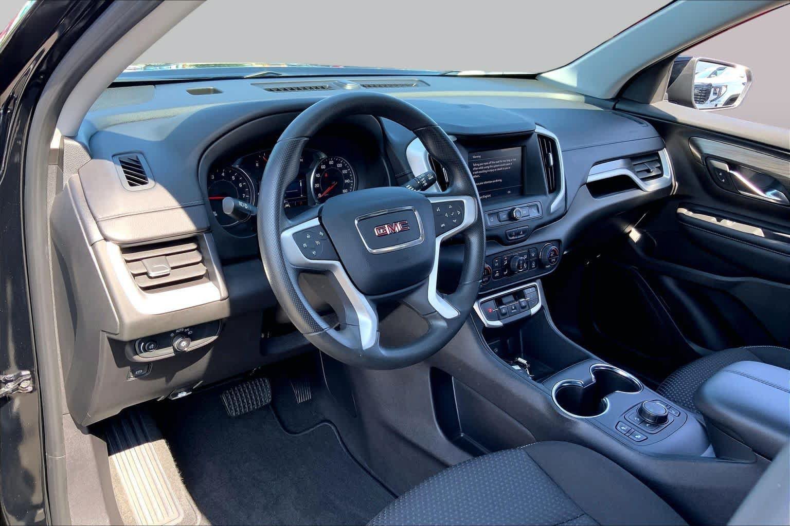 Used 2023 GMC Terrain SLE w/ Driver Convenience Package AWD/4WD image 17