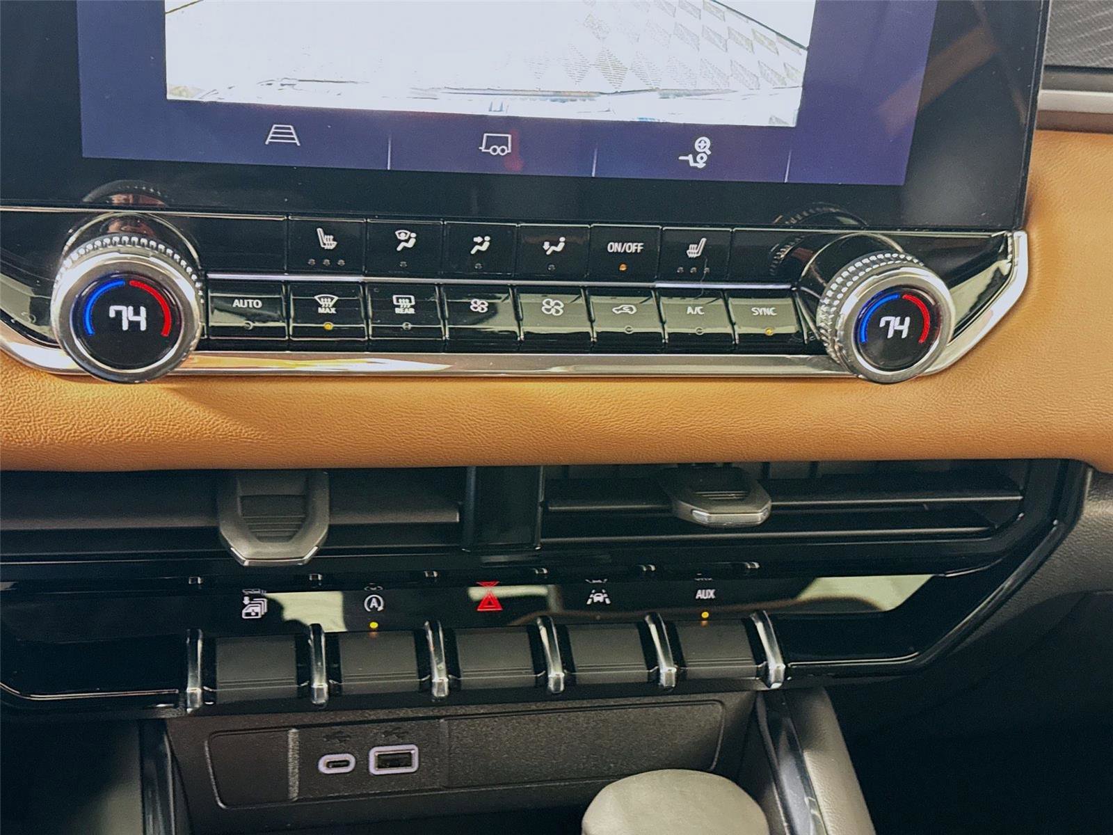 Used 2025 GMC Canyon AT4 w/ Nightfall Edition image 10