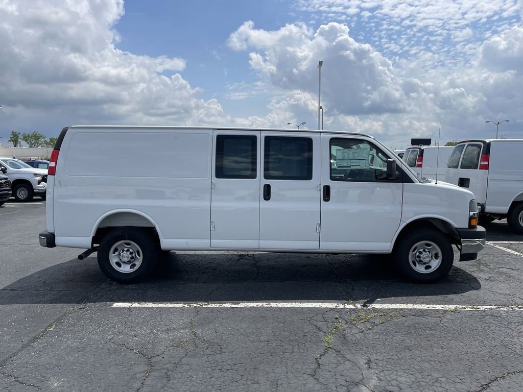 New 2025 Chevrolet Express 3500 Extended w/ Driver Convenience Package RWD image 5