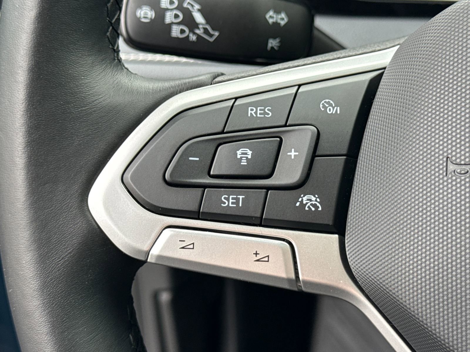 Certified 2025 Volkswagen Jetta SEL image 23