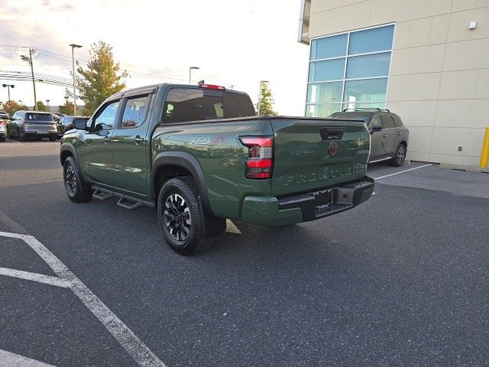 Used 2024 Nissan Frontier PRO-4X w/ Off-Road Protection Package image 5