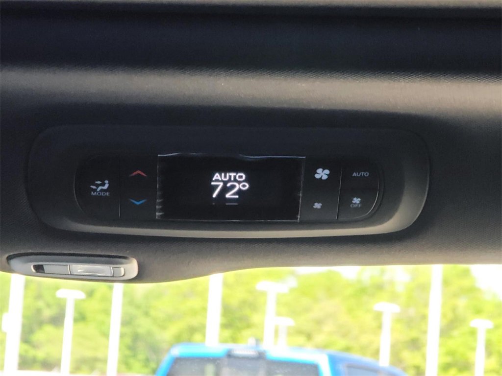 New 2025 Chrysler Pacifica Select image 11