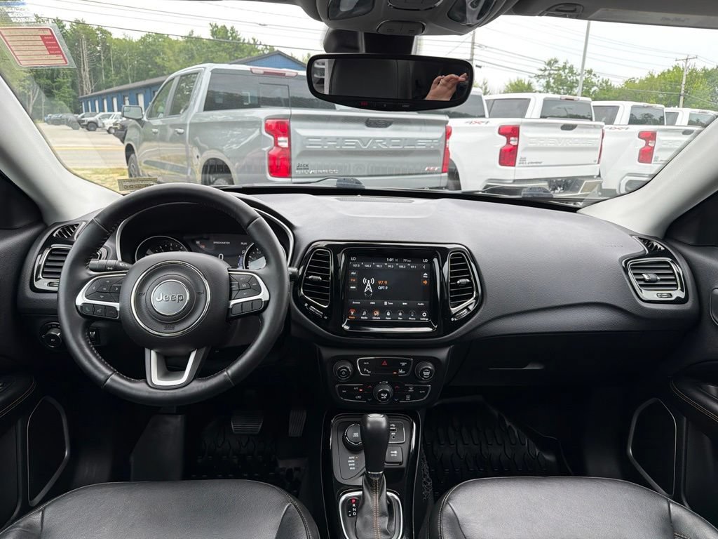 Used 2018 Jeep Compass Limited w/ Navigation Group AWD/4WD image 12