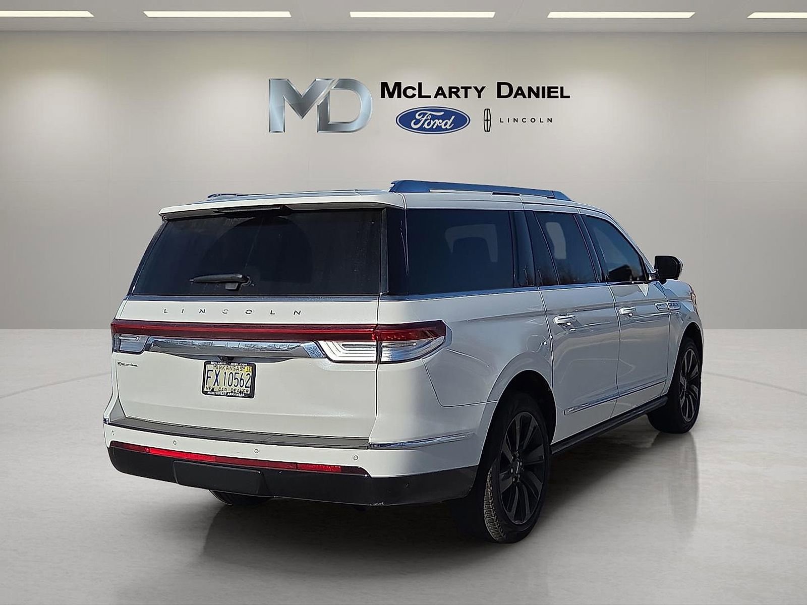 Used 2024 Lincoln Navigator L Reserve image 5