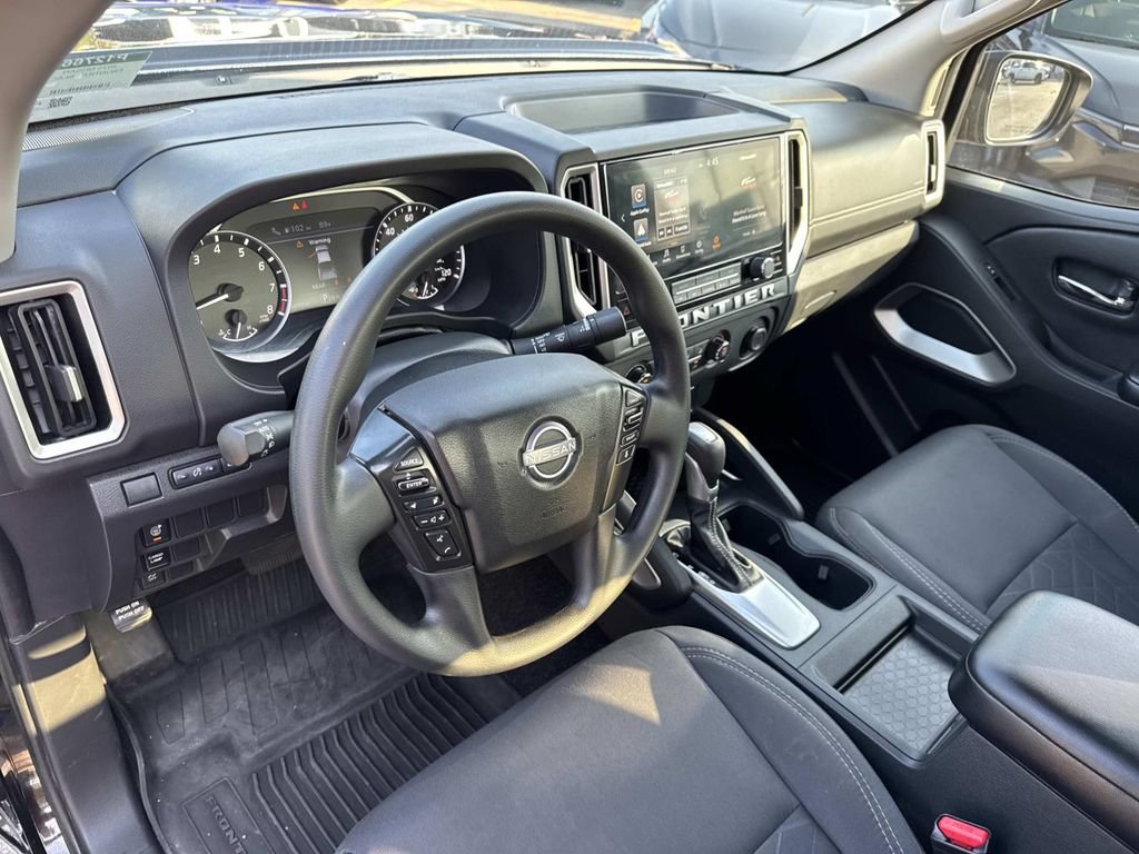 Used 2025 Nissan Frontier SV RWD image 19