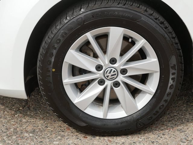 Used 2016 Volkswagen Golf S FWD image 10