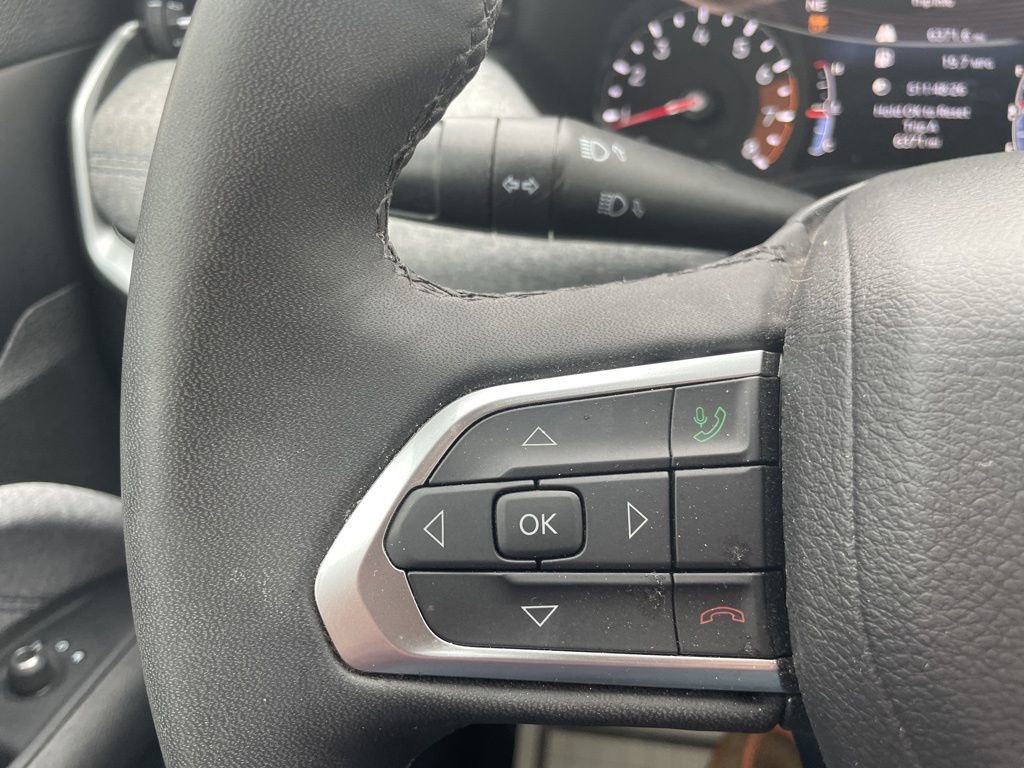 Used 2024 Jeep Compass Latitude image 14