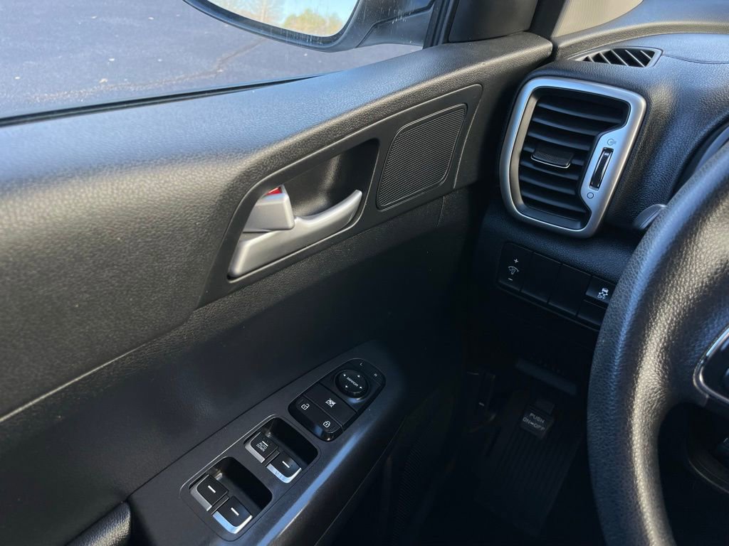 Used 2017 Kia Sportage LX image 21