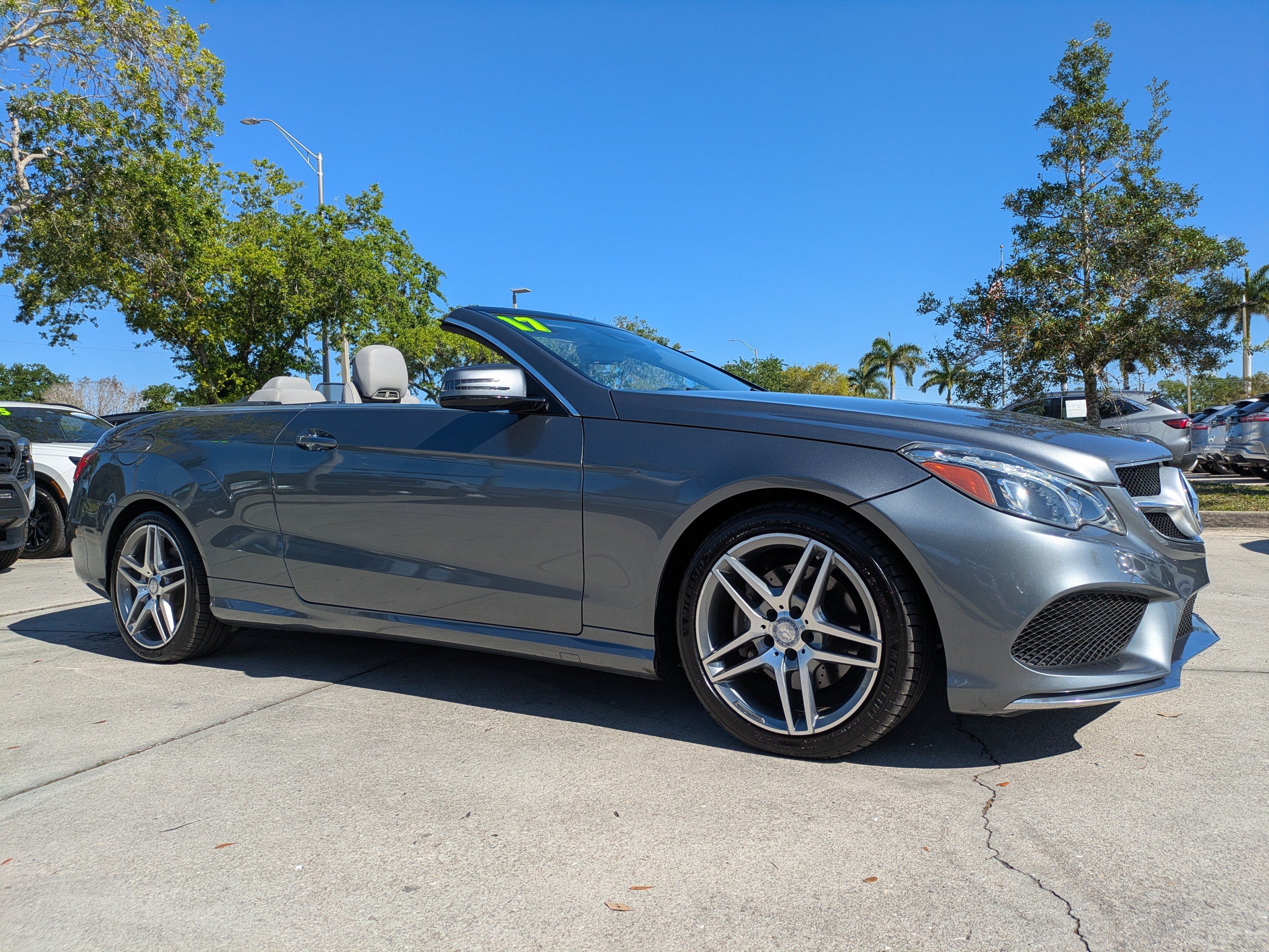Used 2017 Mercedes-Benz E 400 Cabriolet image 2