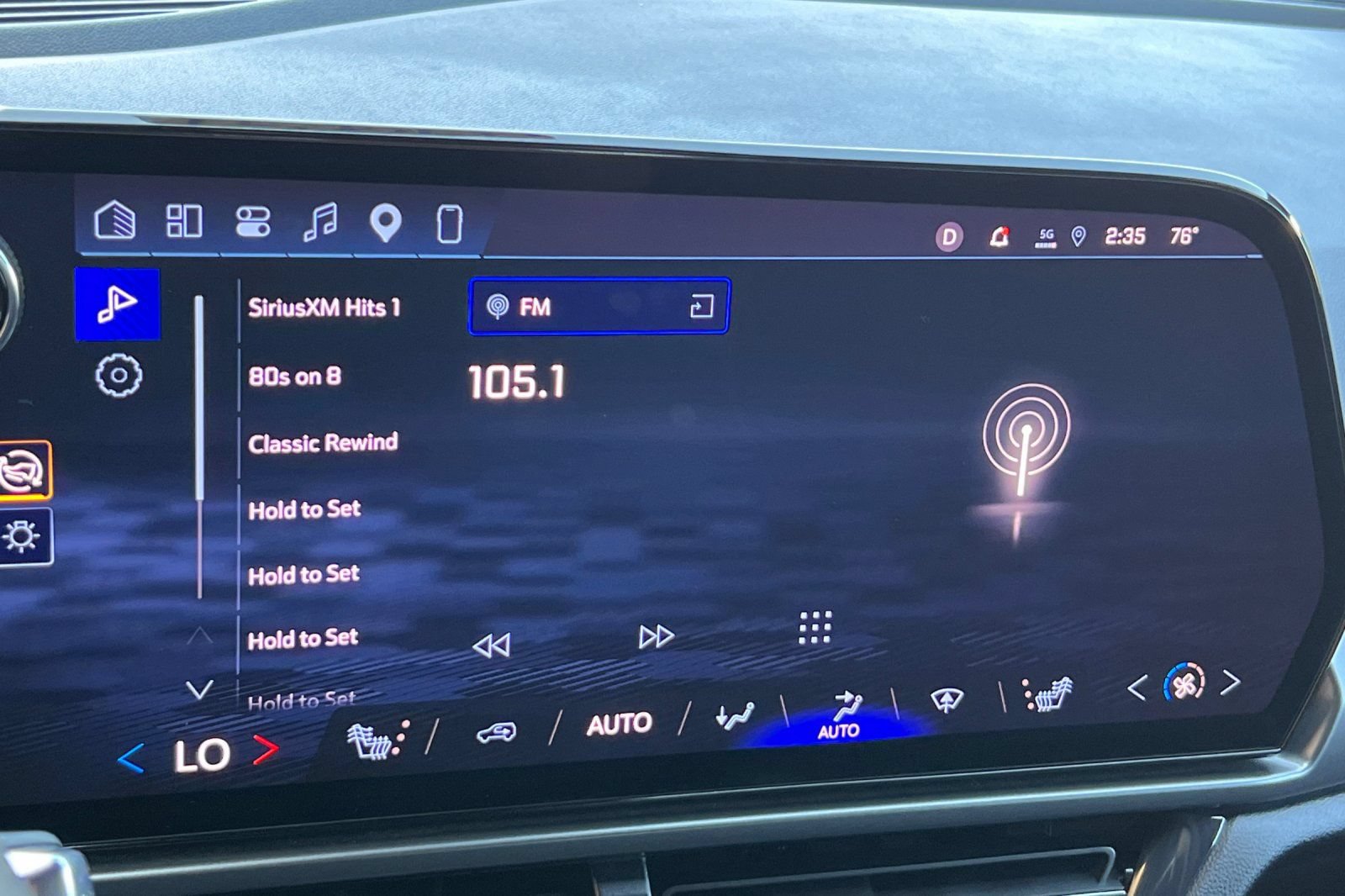 Used 2024 Chevrolet Equinox EV RS FWD image 27