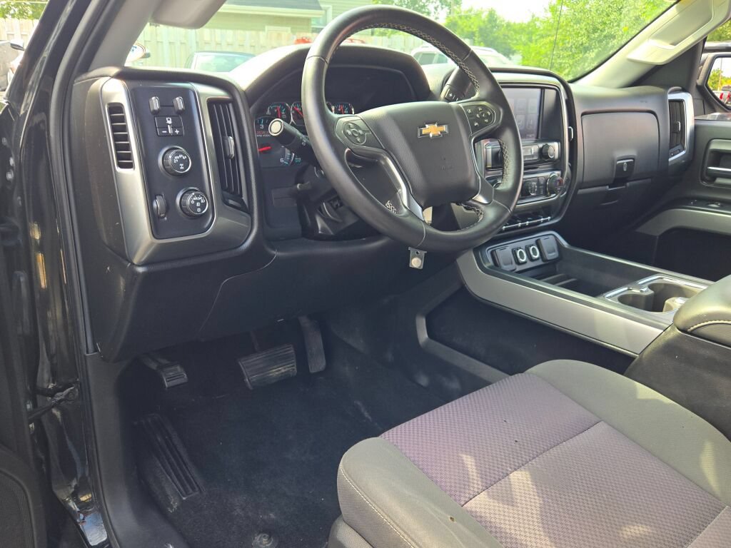 Certified 2017 Chevrolet Silverado 1500 LT w/ Midnight Edition AWD/4WD image 23