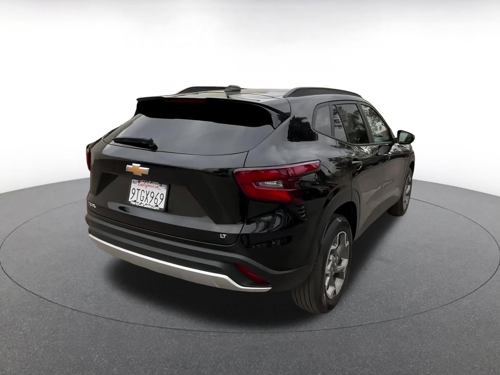 Used 2025 Chevrolet Trax LT w/ LT Convenience Package image 15