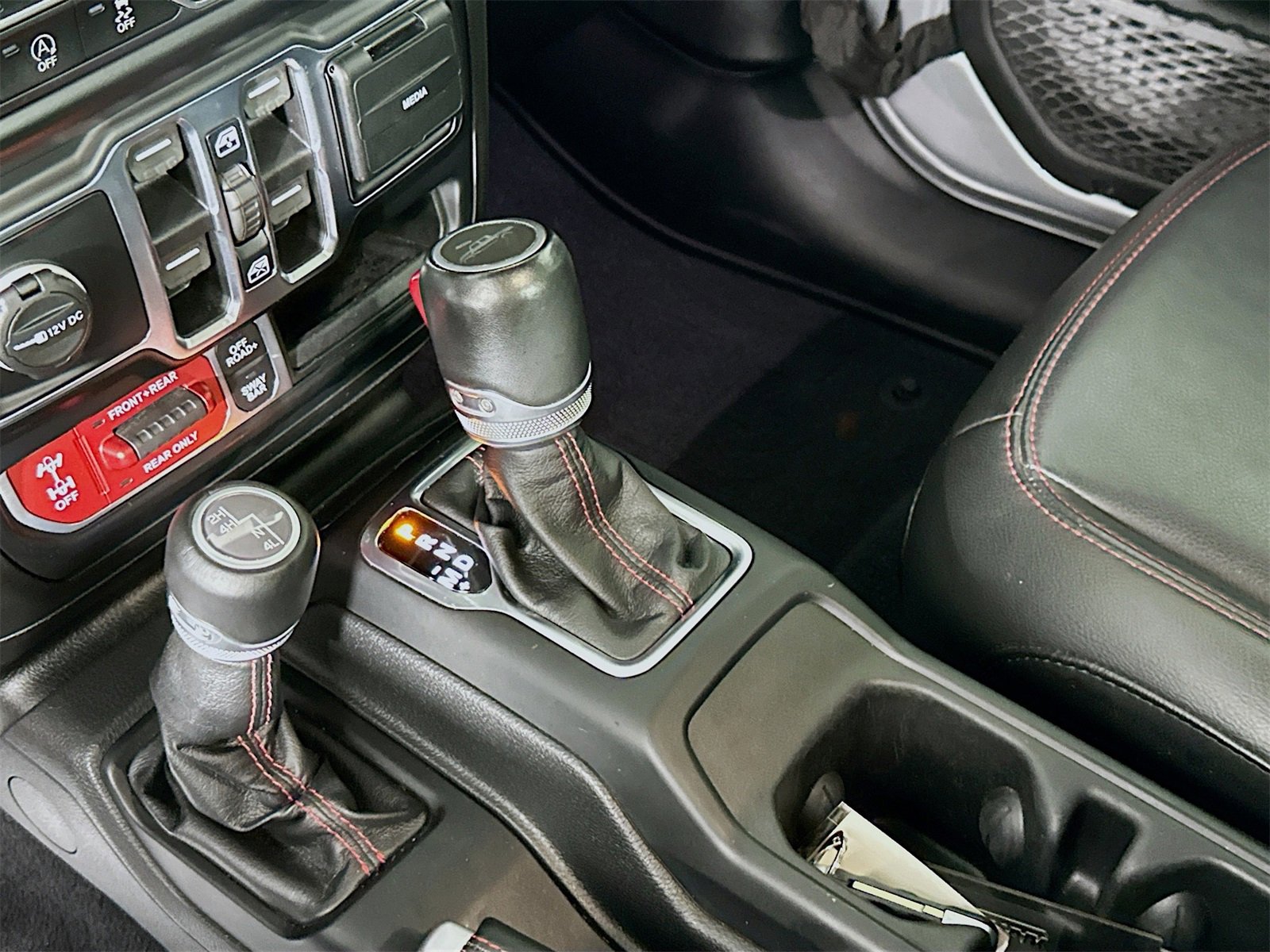 Used 2022 Jeep Gladiator Rubicon w/ LED Lighting Group image 17