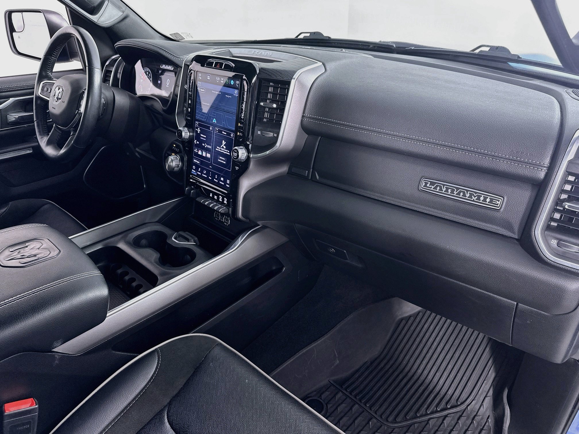 Used 2023 RAM 1500 Laramie AWD/4WD image 28