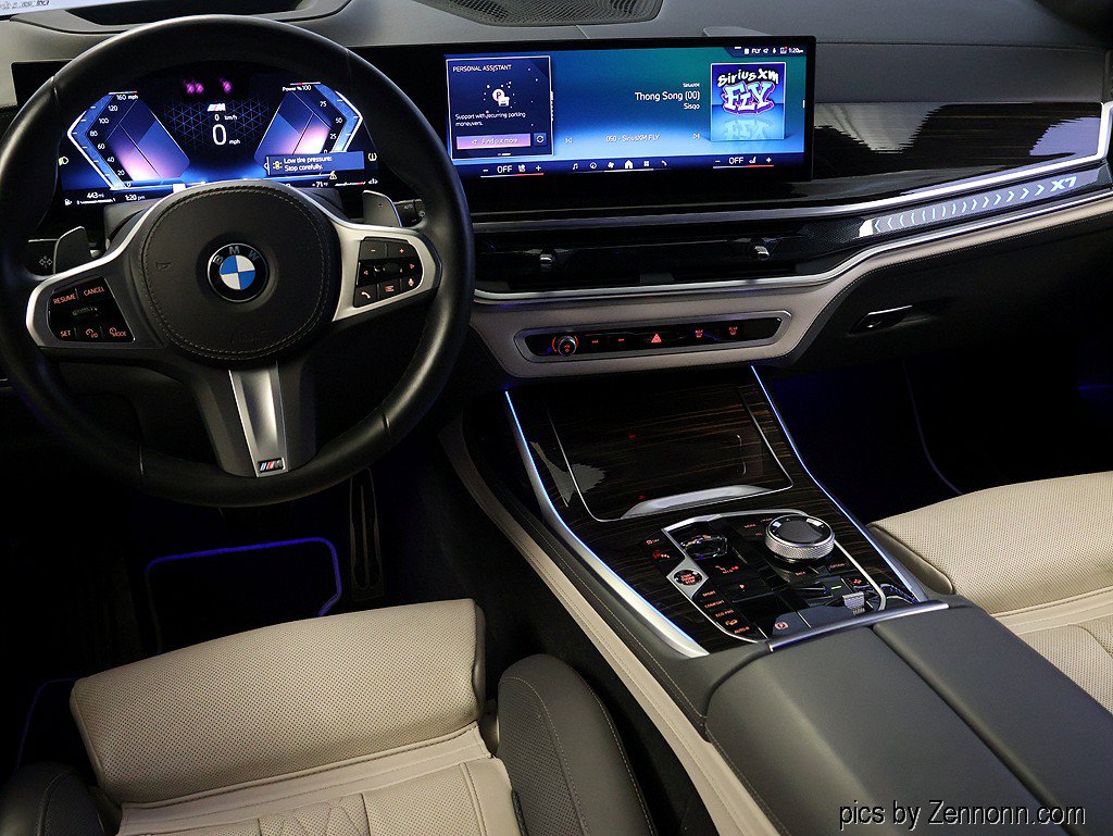 Certified 2025 BMW X7 xDrive40i AWD/4WD image 17