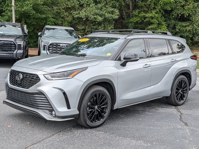 Used 2024 Toyota Highlander XSE AWD/4WD image 3