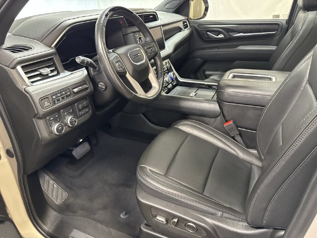 Used 2024 GMC Yukon Denali w/ Advanced Technology Package AWD/4WD image 12