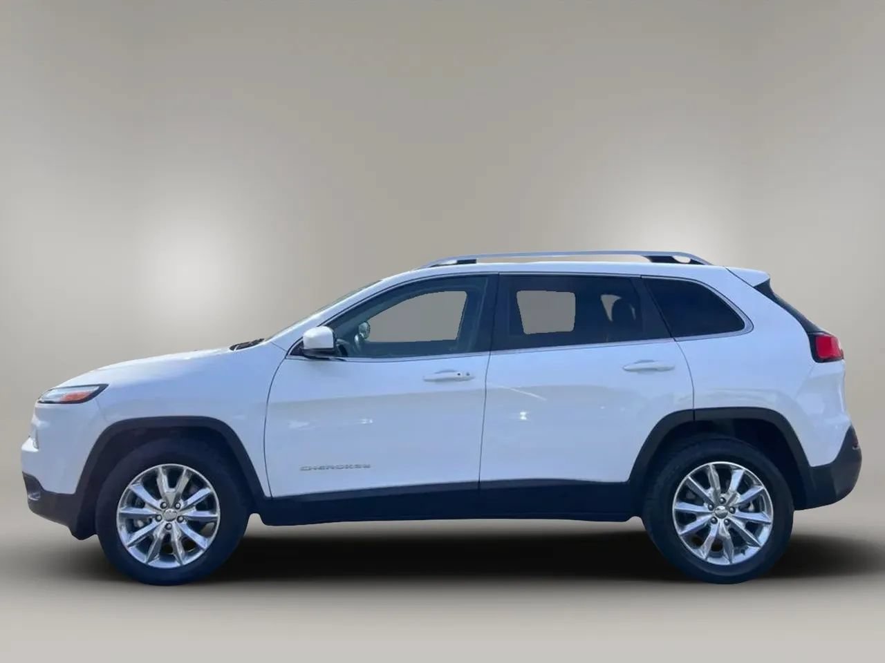 Used 2016 Jeep Cherokee Limited AWD/4WD image 5