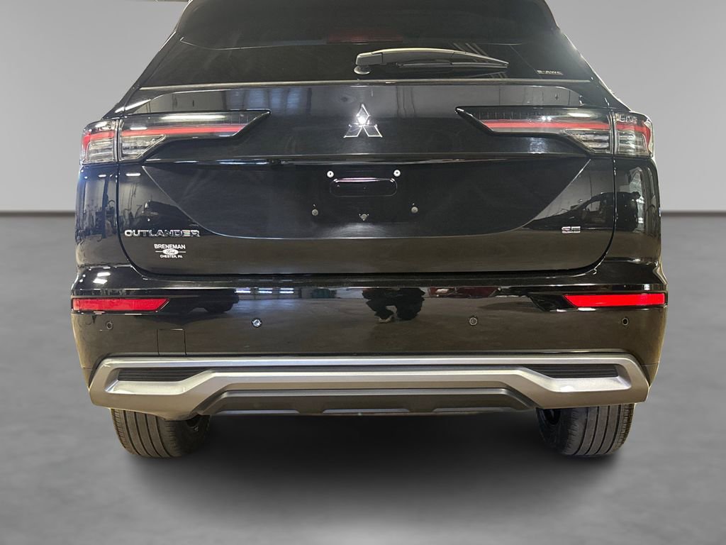 Used 2025 Mitsubishi Outlander SE image 16