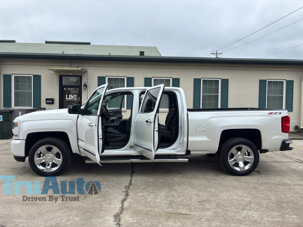 Used 2017 Chevrolet Silverado 1500 LTZ Z71 w/ LTZ Plus Package AWD/4WD image 14