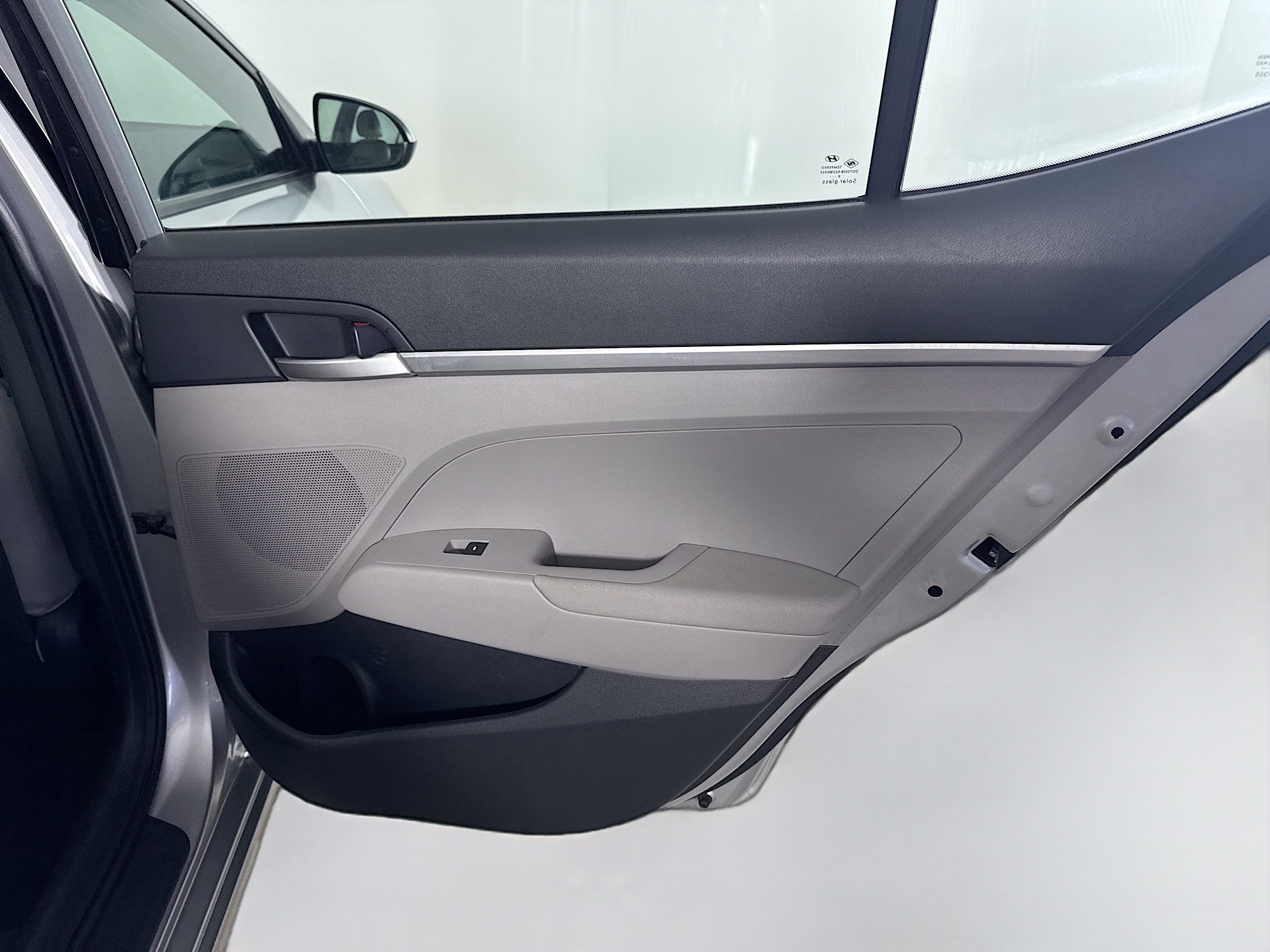 Used 2020 Hyundai Elantra SE w/ Cargo Package (C1) image 27