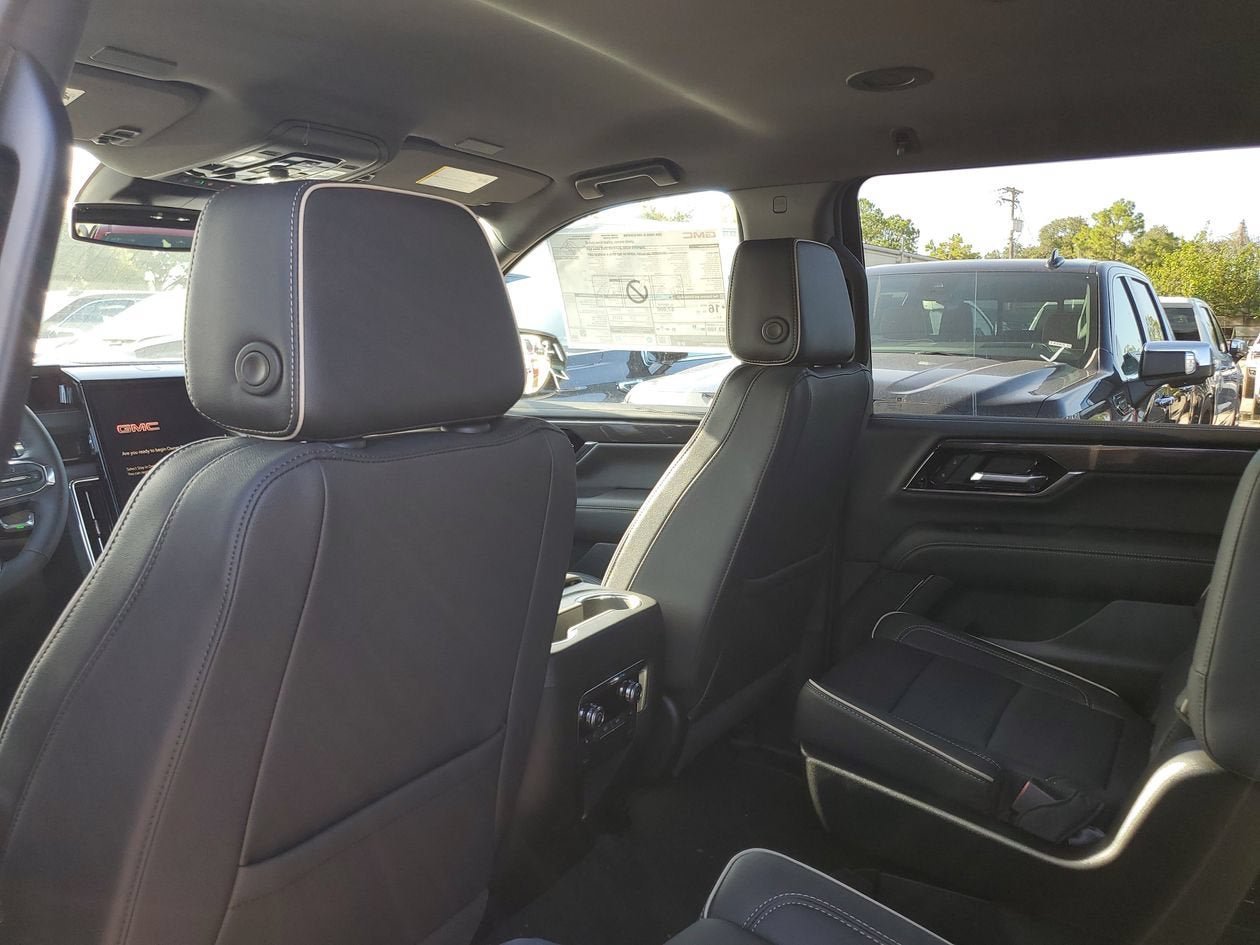 New 2026 GMC Yukon XL Elevation AWD/4WD image 10