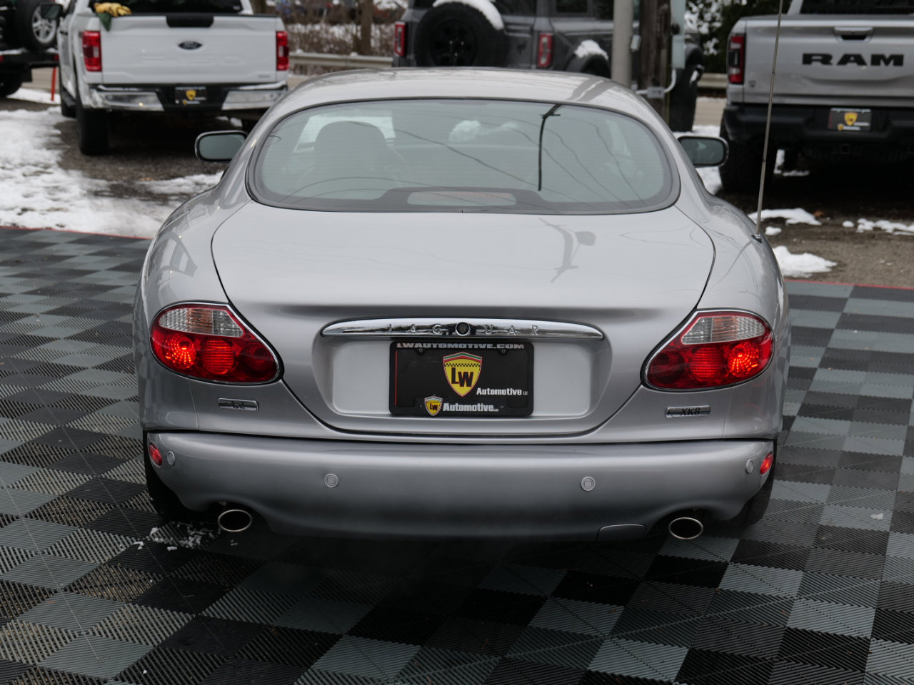 Used 2004 Jaguar XK8 Coupe image 6