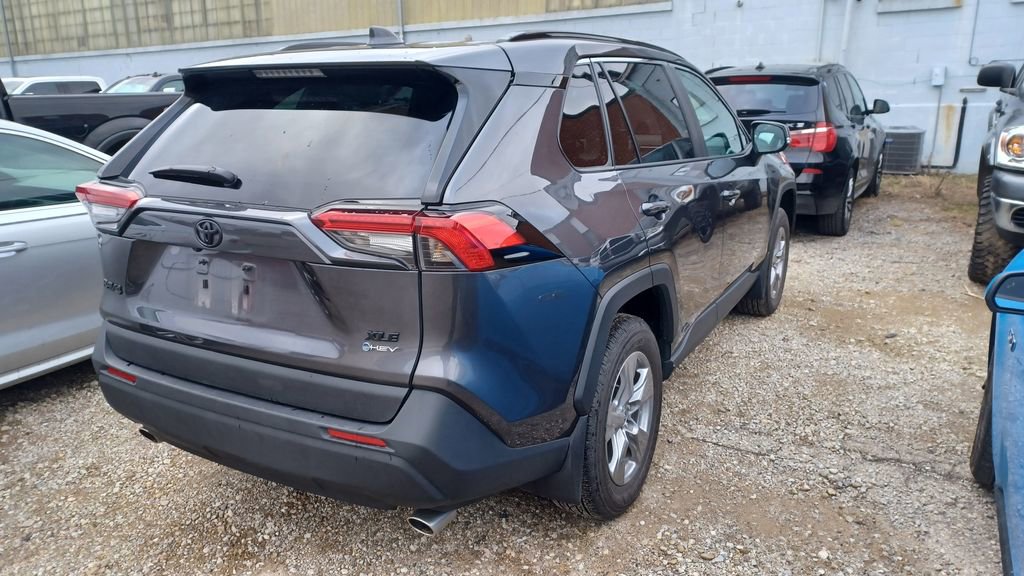 Used 2025 Toyota RAV4 XLE w/ Convenience Package image 3