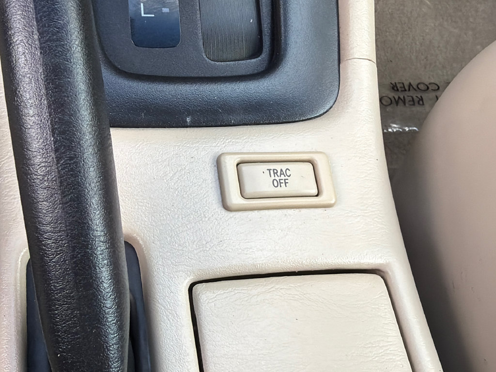 Used 1999 Toyota Solara SLE w/ Sport Pkg FWD image 21