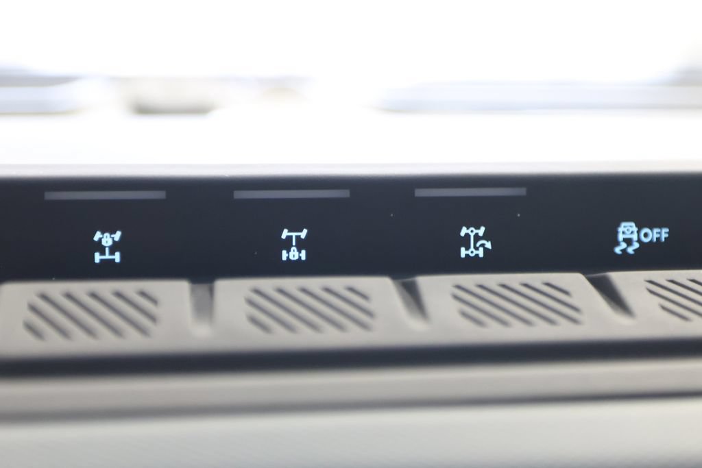 Used 2025 Ford Bronco Heritage Edition AWD/4WD image 30