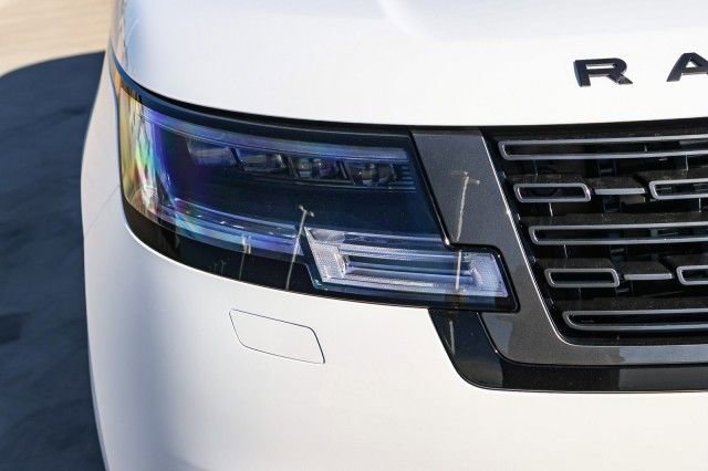 New 2025 Land Rover Range Rover SE image 10