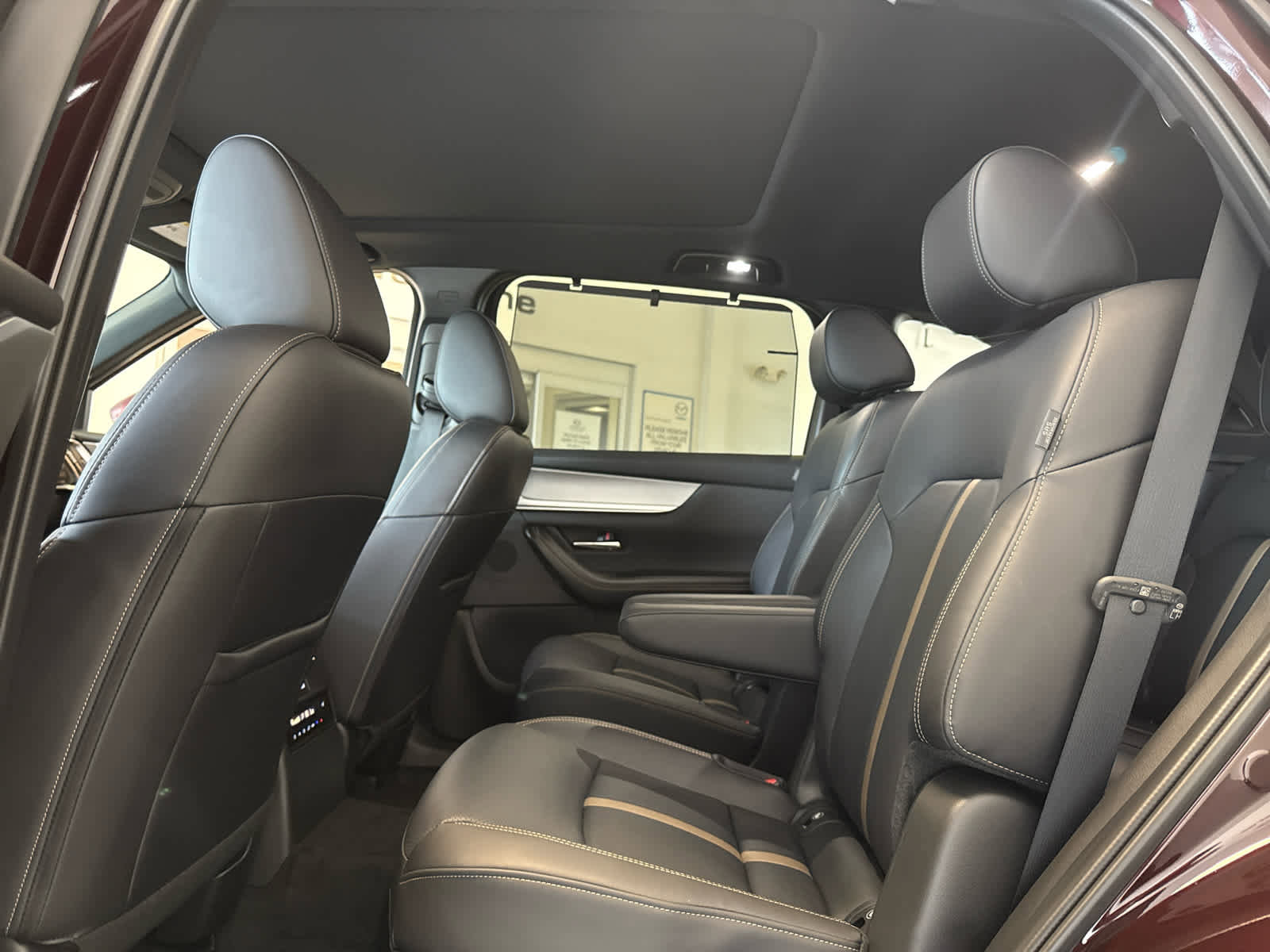 Certified 2025 MAZDA CX-90 Plug-In Hybrid w/ Premium Plus image 10