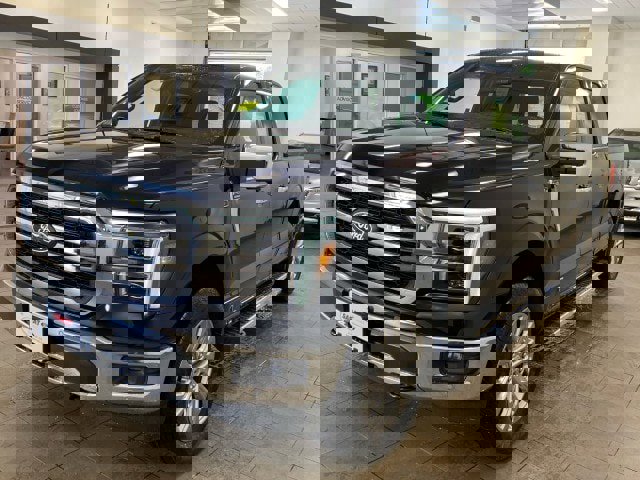 New 2025 Ford F150 Lariat w/ Equipment Group 502A High image 4