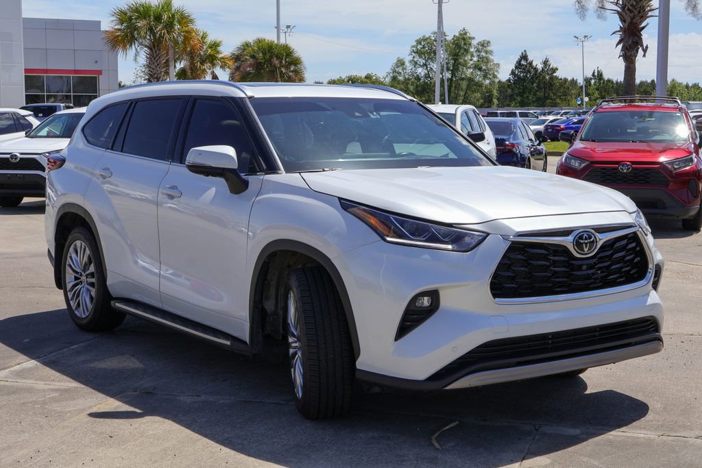 Used 2024 Toyota Highlander Platinum image 29