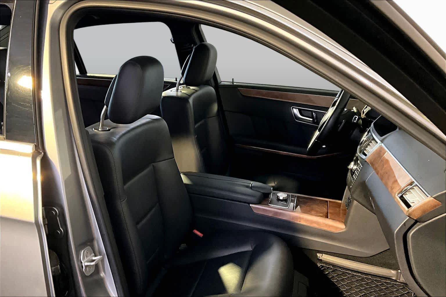 Used 2013 Mercedes-Benz E 350 4MATIC Sedan image 7