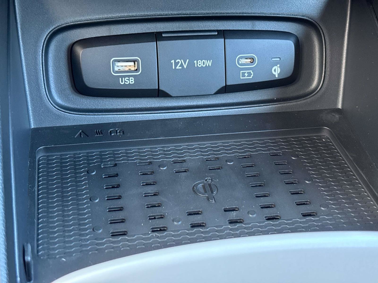 New 2026 Hyundai Venue SEL FWD image 13