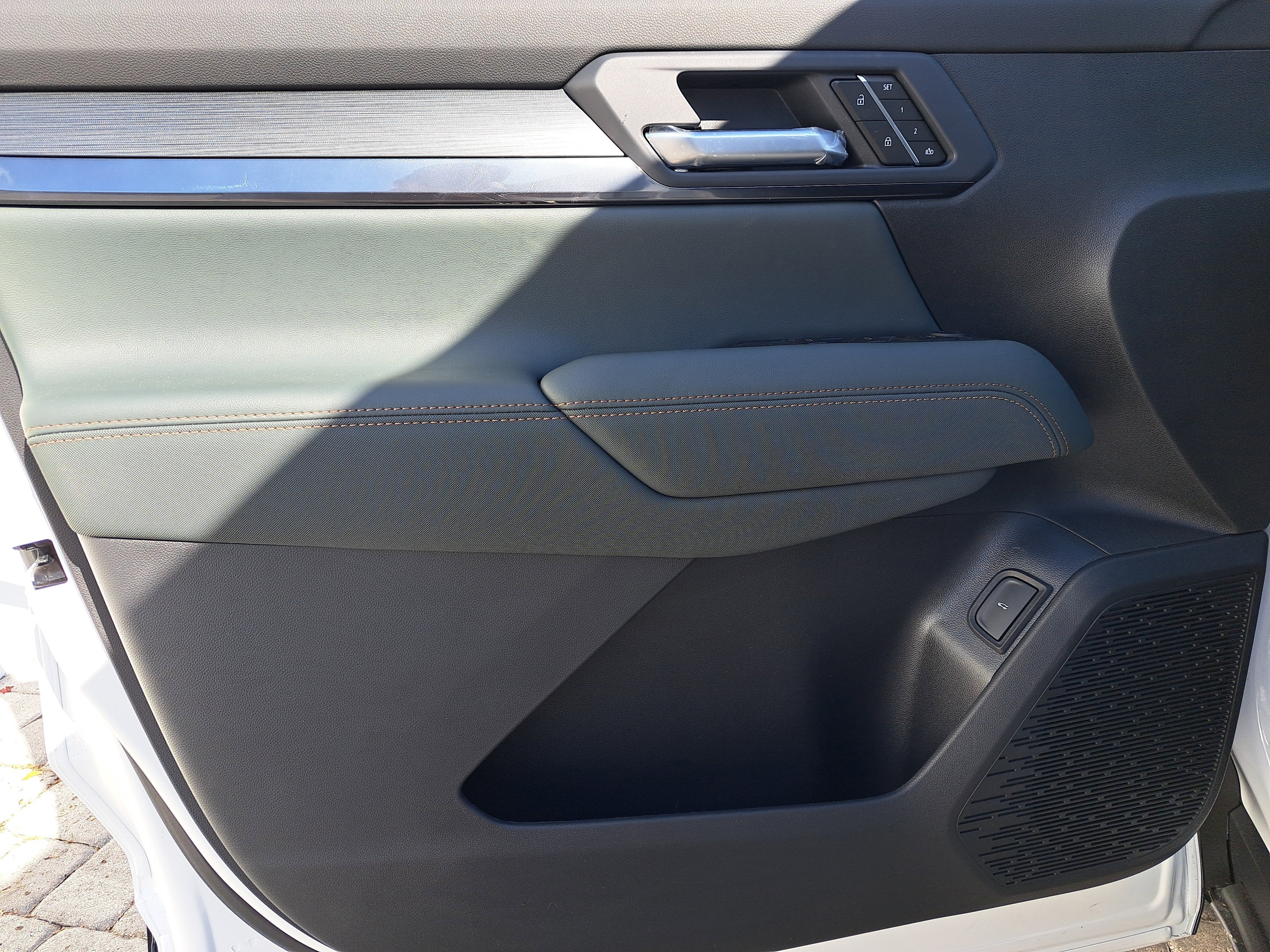 New 2026 GMC Terrain AT4 w/ Convenience Package III AWD/4WD image 18