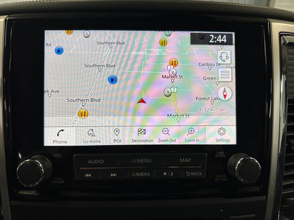 Used 2021 Nissan Titan SL w/ Moonroof Package image 12