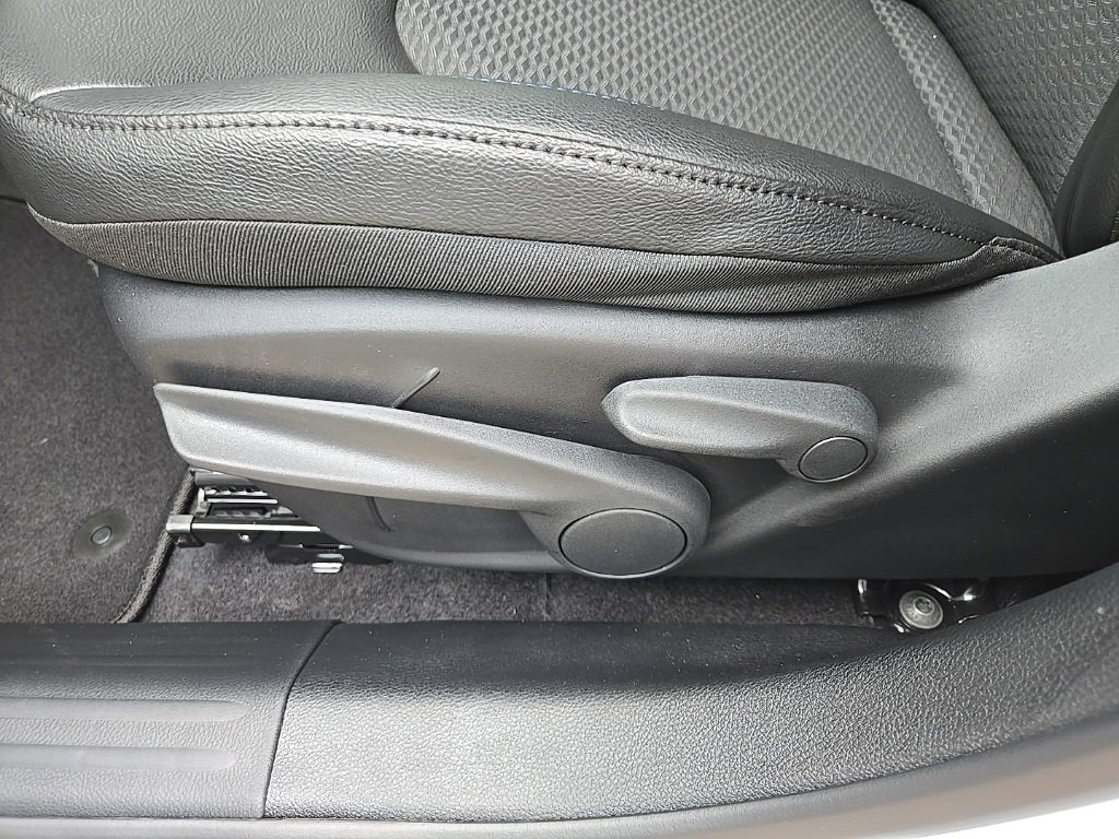 Used 2026 Jeep Compass Latitude image 36