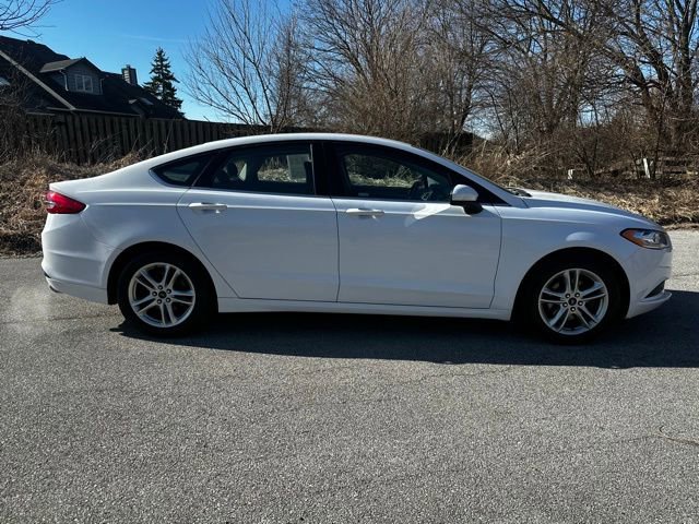 Used 2018 Ford Fusion SE image 4