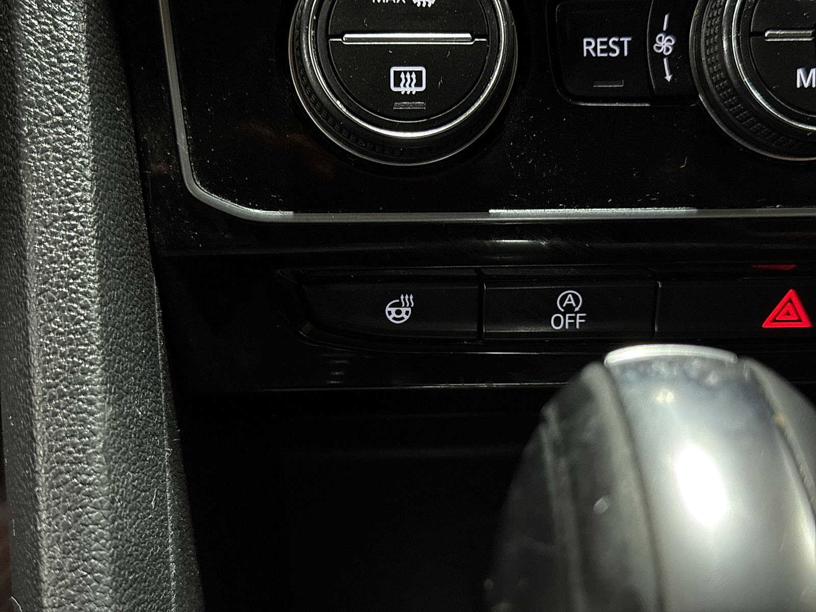 Used 2018 Volkswagen Atlas SEL Premium AWD/4WD image 37