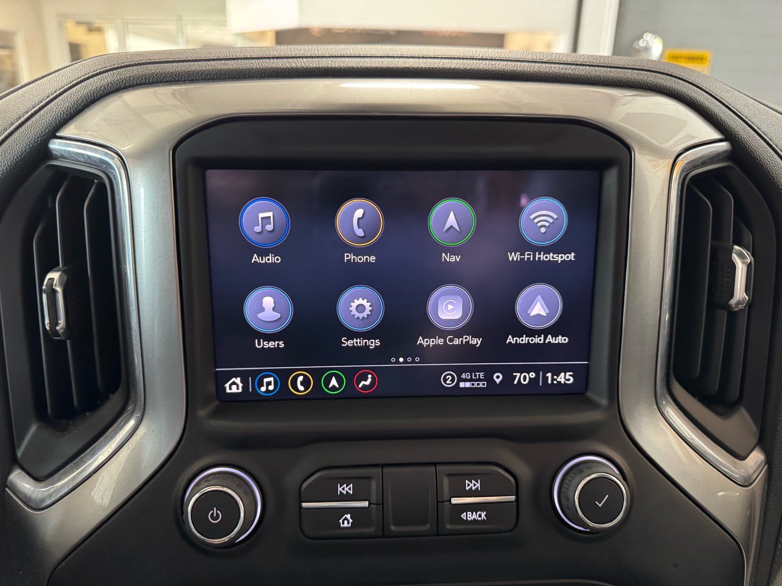 Used 2022 Chevrolet Silverado 1500 LTZ w/ LTZ Premium Package AWD/4WD image 24