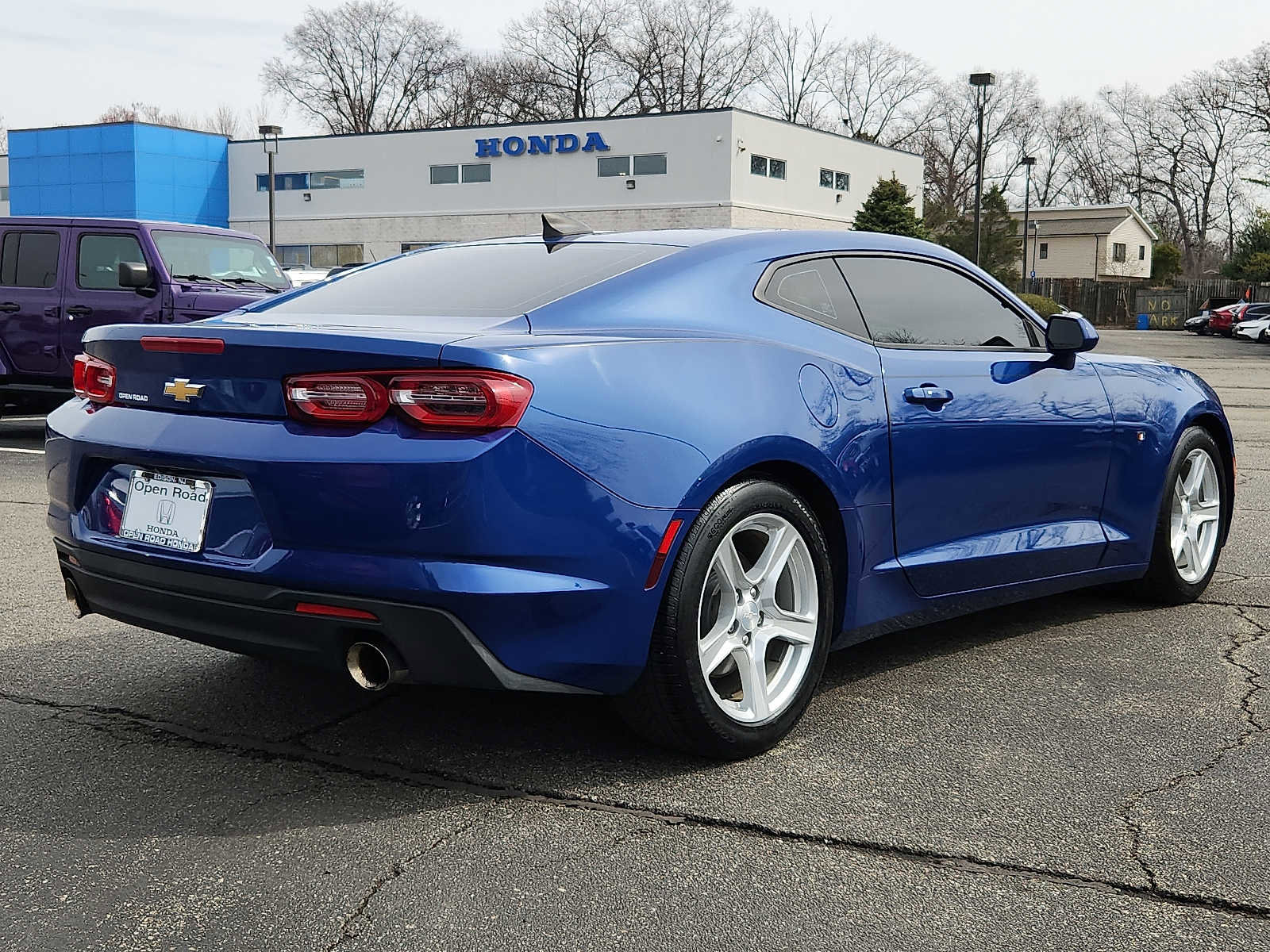 Used 2019 Chevrolet Camaro LT RWD image 6
