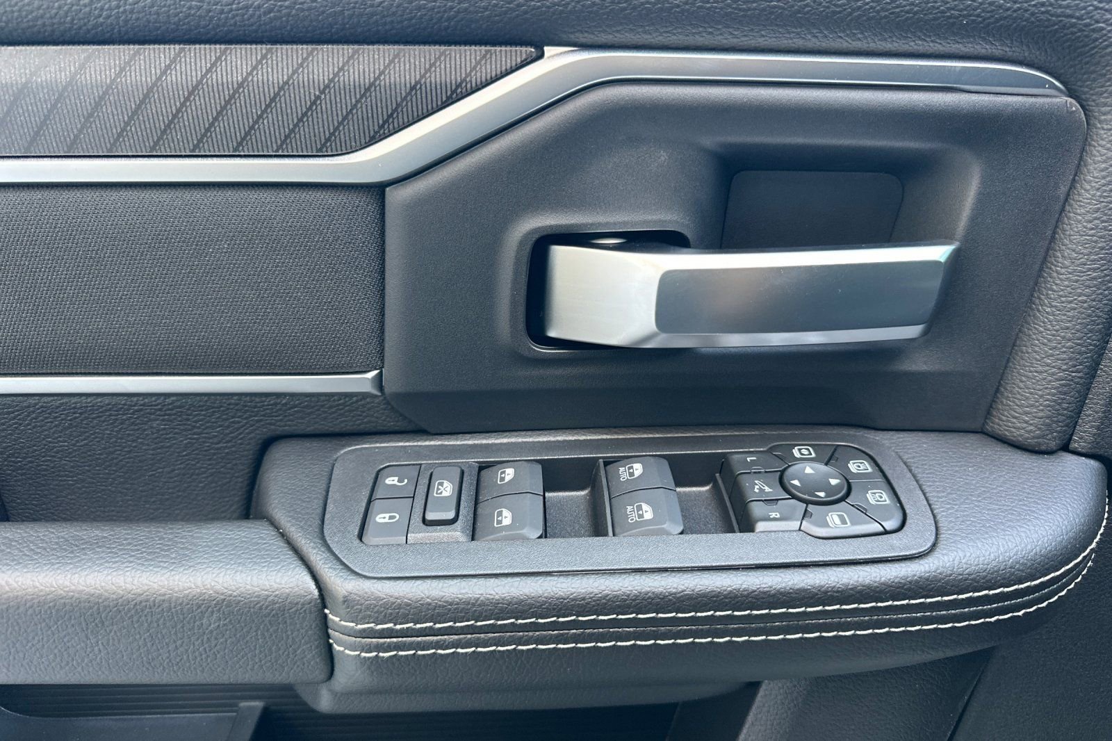 New 2026 RAM 3500 Big Horn AWD/4WD image 12