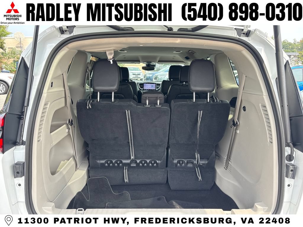 Used 2022 Chrysler Pacifica Touring-L FWD image 15
