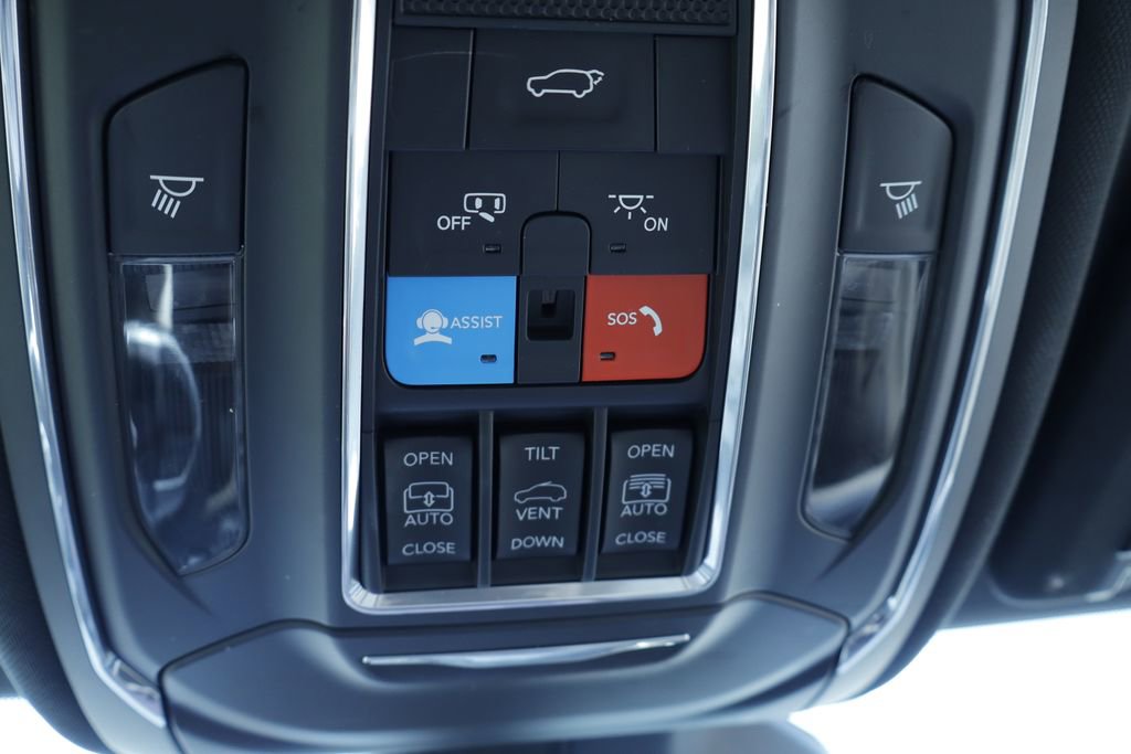 Used 2023 Jeep Grand Cherokee 4WD 4xe w/ Luxury Tech Group II image 26