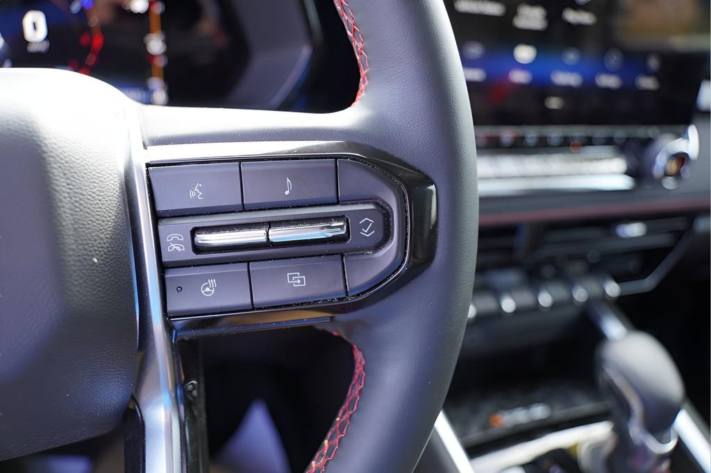 Used 2023 Chevrolet Colorado Z71 w/ Z71 Convenience Package 2 image 25