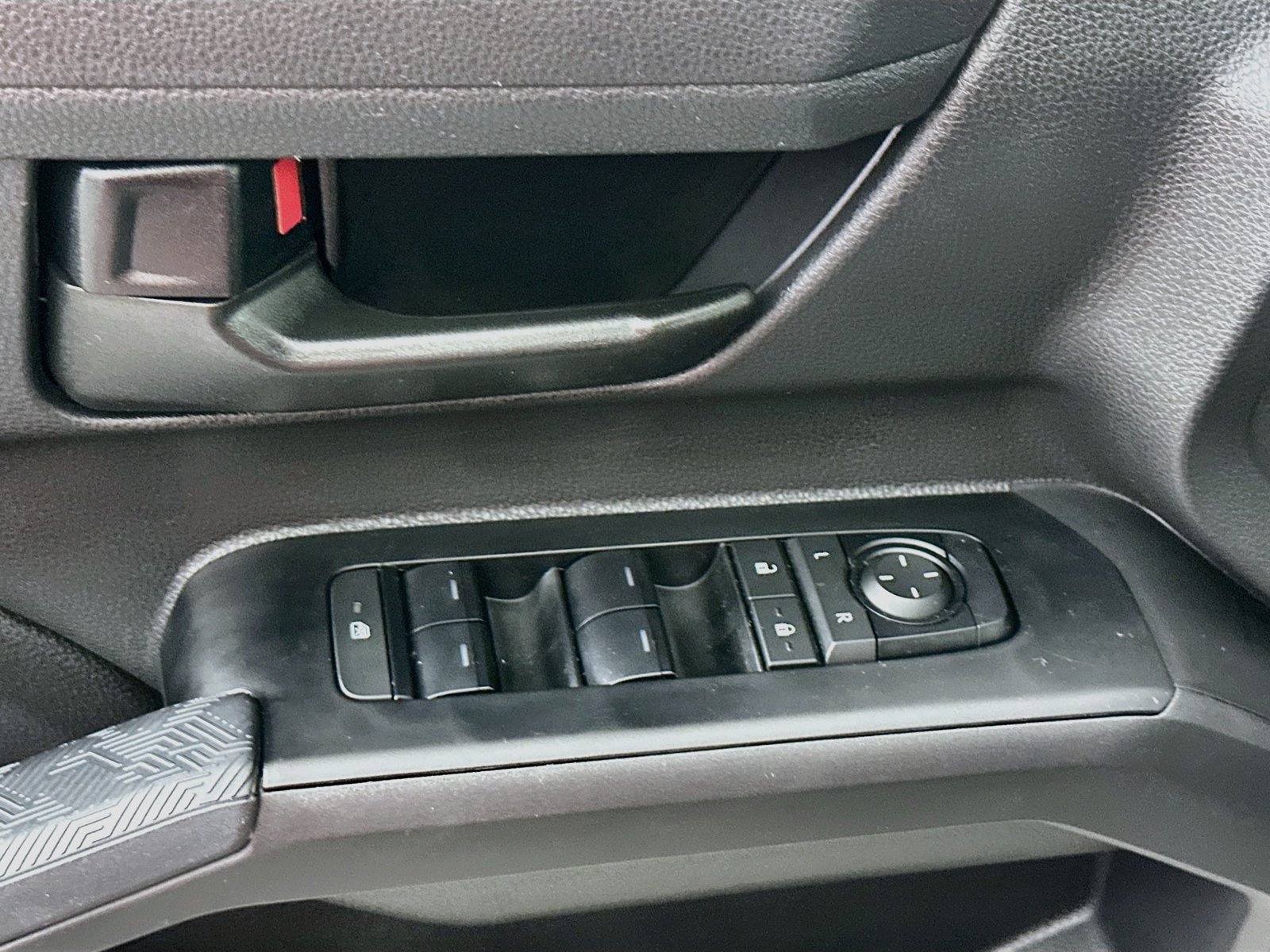Certified 2026 Toyota Tacoma SR5 AWD/4WD image 18