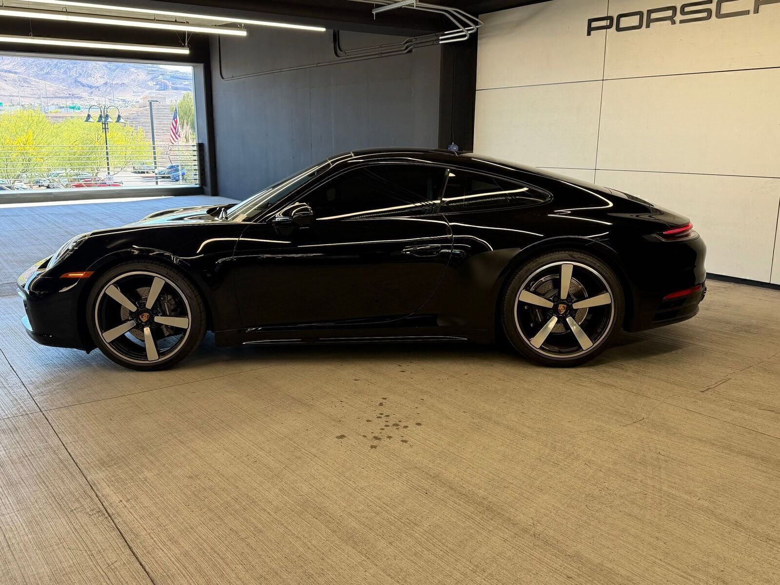 Certified 2021 Porsche 911 Carrera image 2