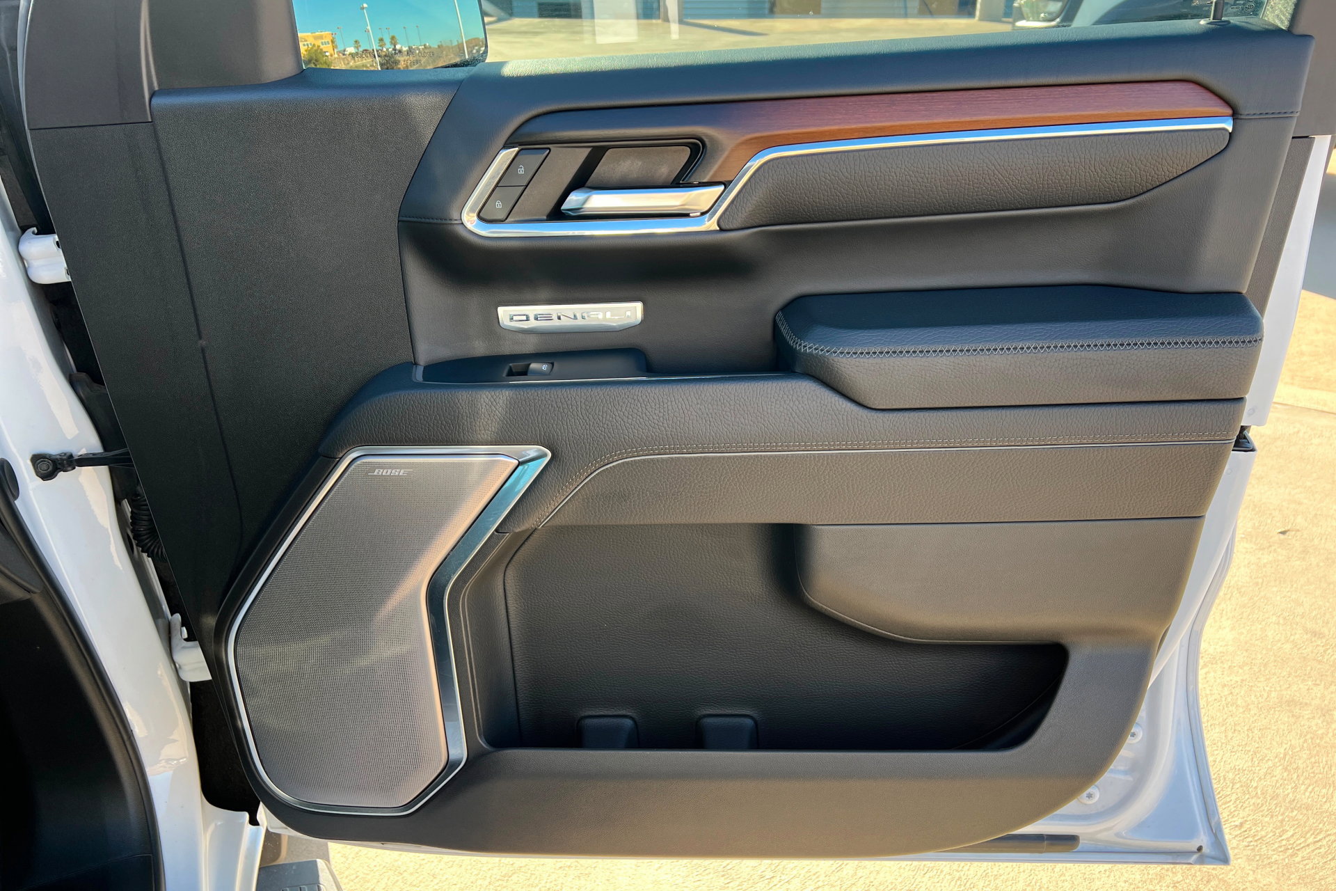 Certified 2024 GMC Sierra 1500 Denali image 23